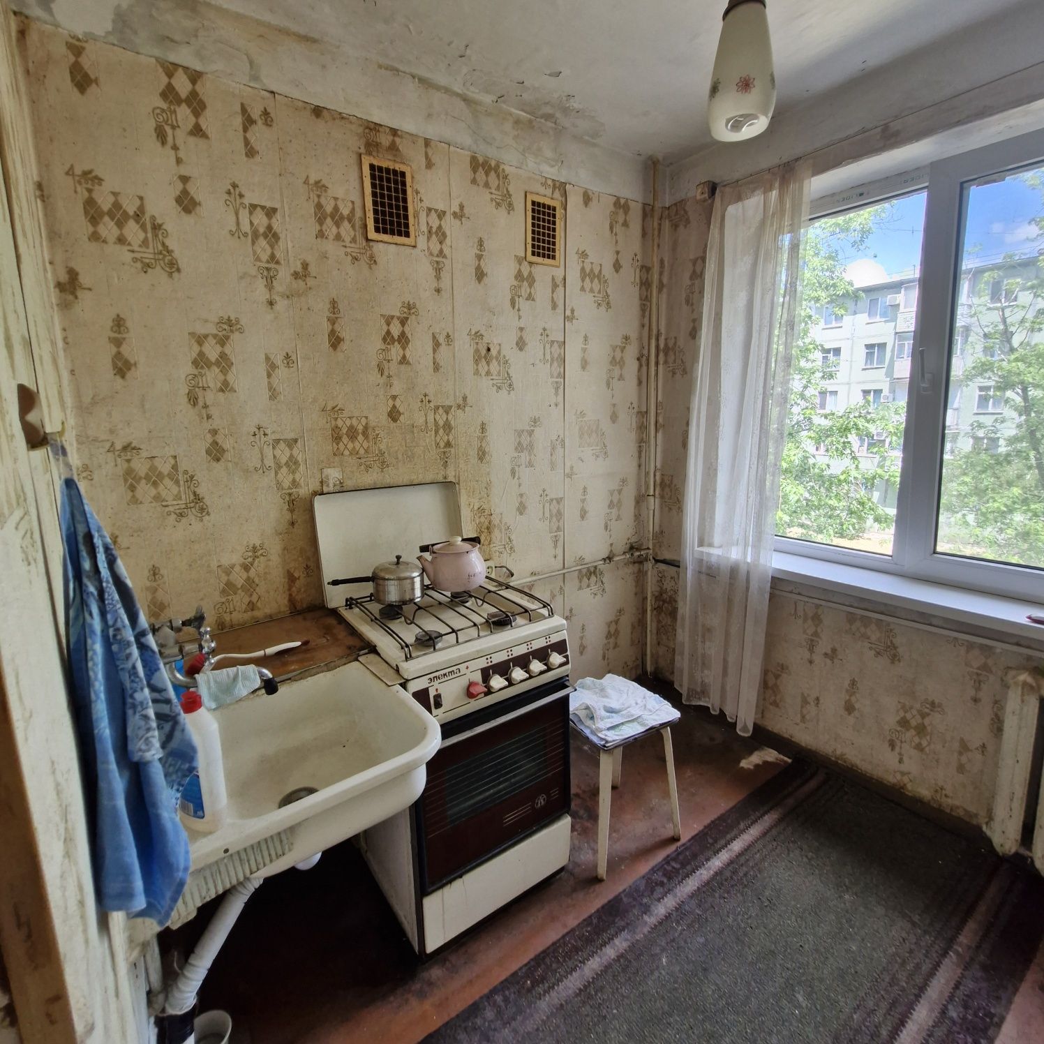 Продається двохкімнатна Героїв Дніпра