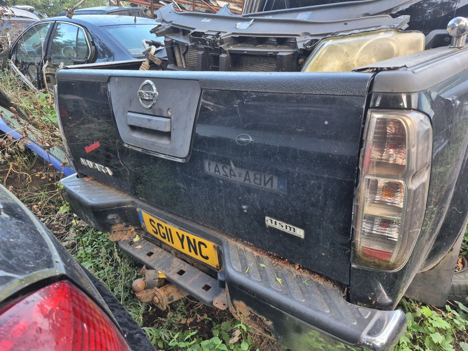 Zdrowa klapa burta nissan navara d40