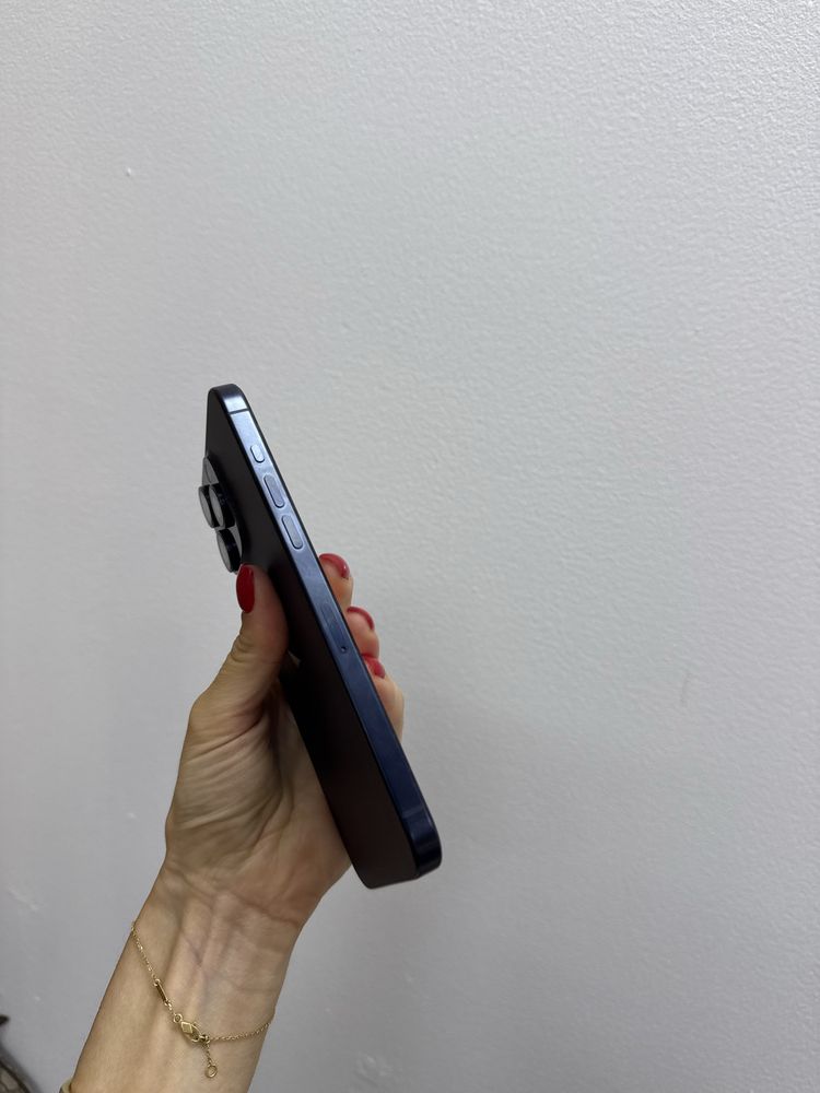 Used iPhone 15 pro max 256 blue