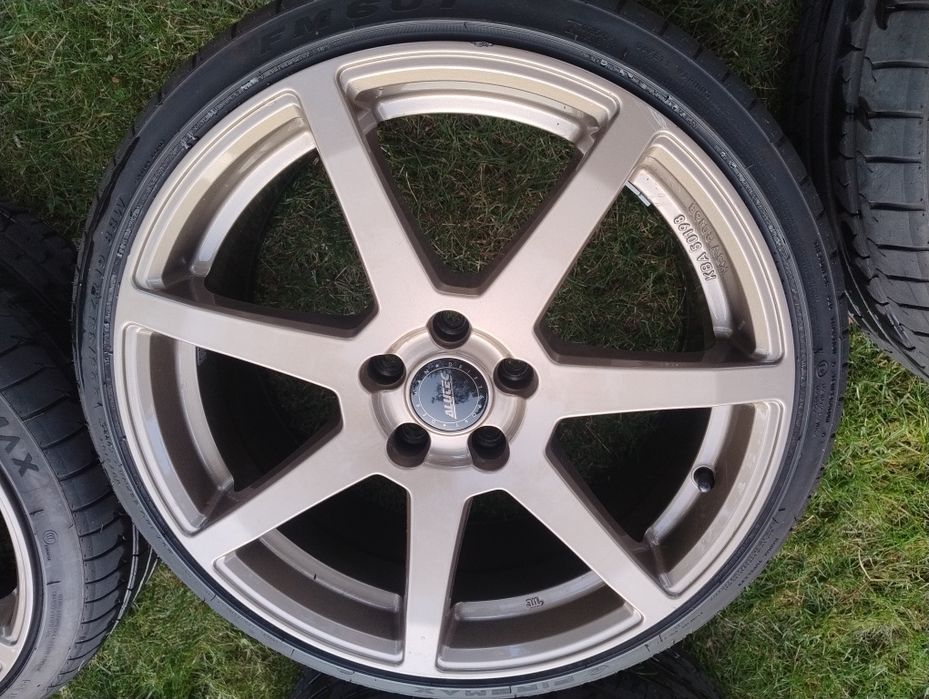 Roczne koła 19 " 5x114.3 et 40 garmany