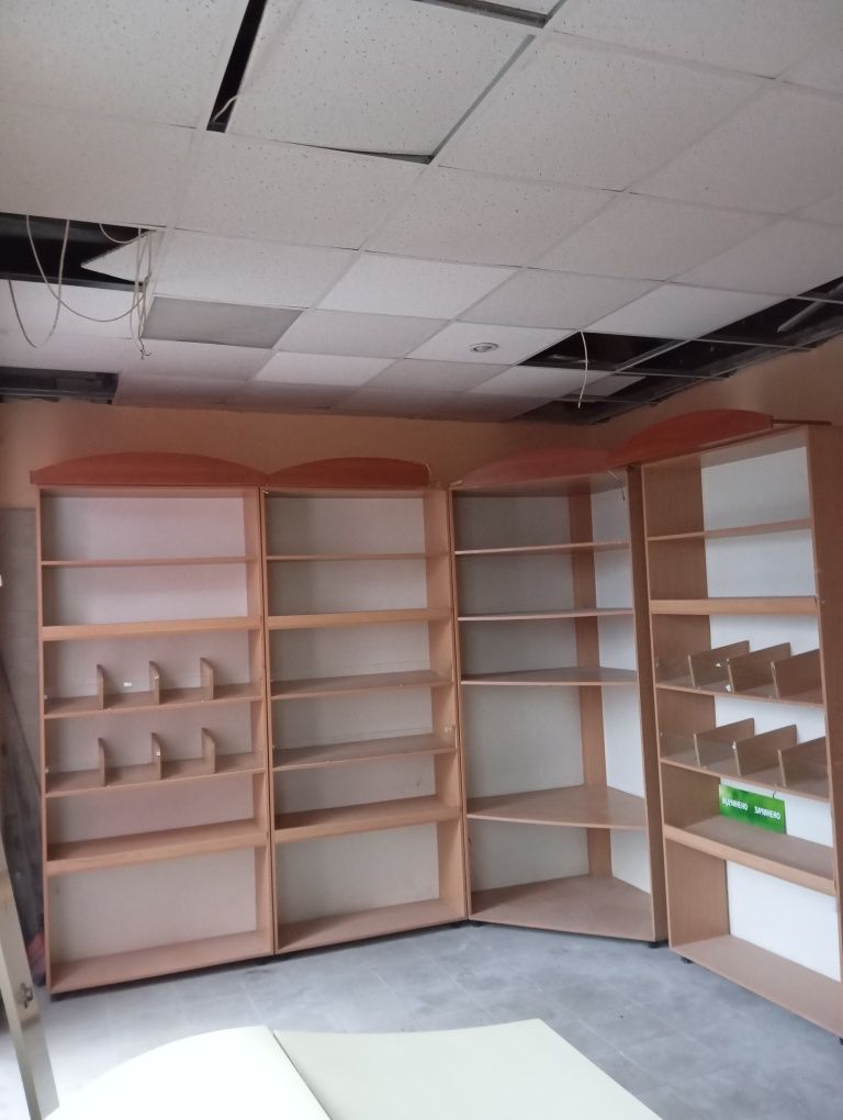 Продам торгові стелажі.