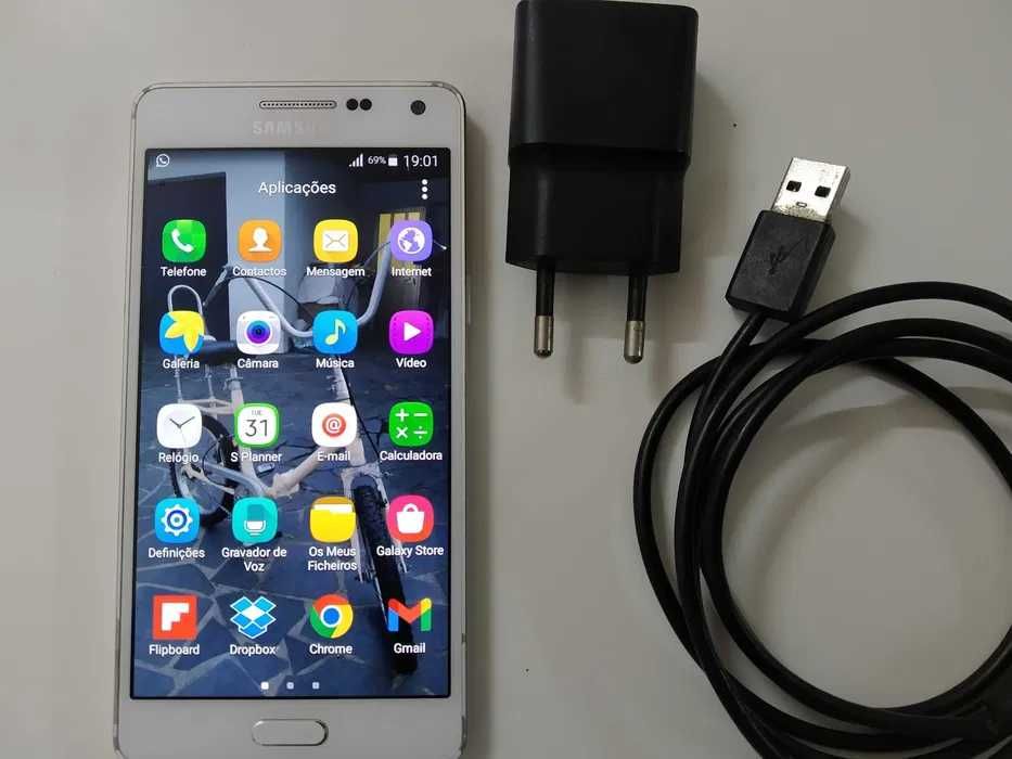 4 telemoveis 2 samsung, 1 lg, 1 alcatel