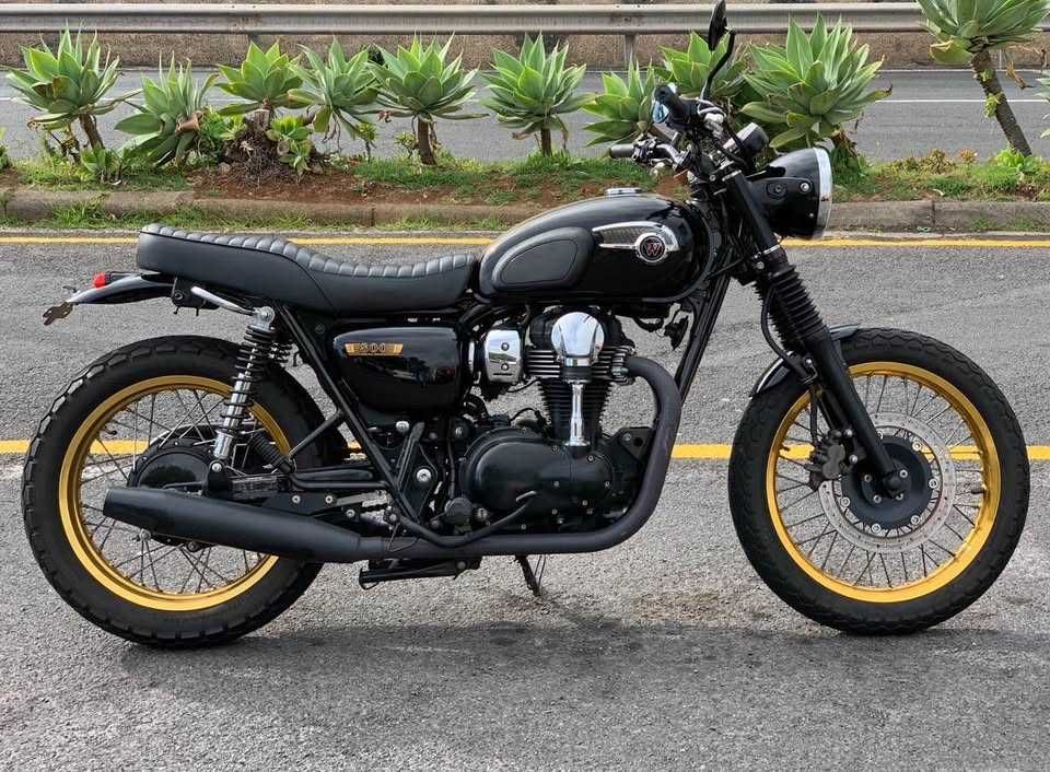 Kawasaki W800 – Clássica moderna impecável, com extras LSL e poucos km