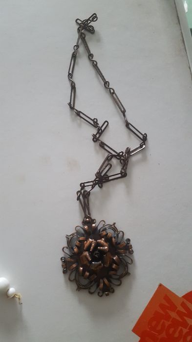 Продам медальйон і пояс.