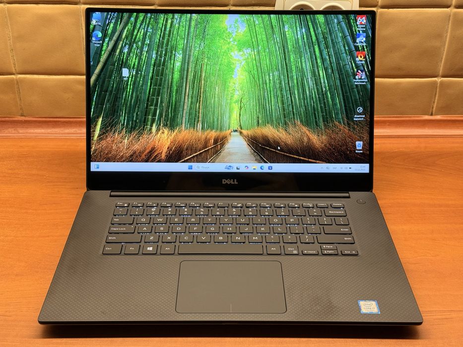 ЗамовленийDell Precision (XPS) 5520 i7-7820hq 16Gb 256 Gb 4k Touch IPS