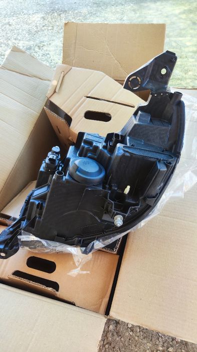 Farol Peugeot 208/2008II