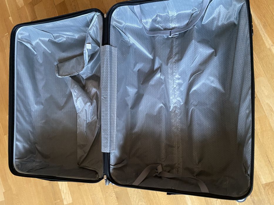 Валіза великого розміру