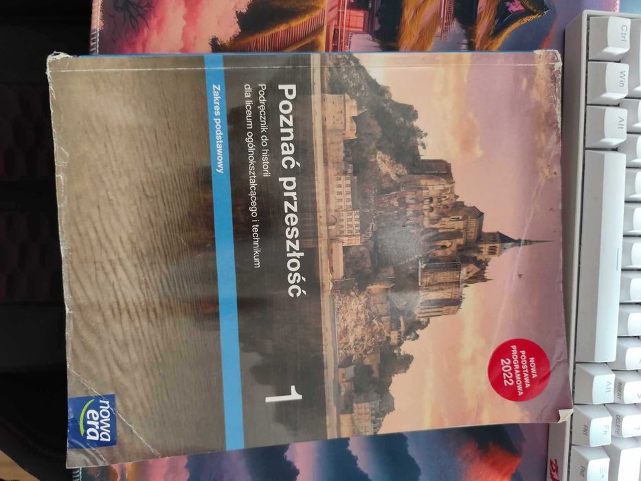Sprzedam ksiązke do histori klasa 1 cześć 1