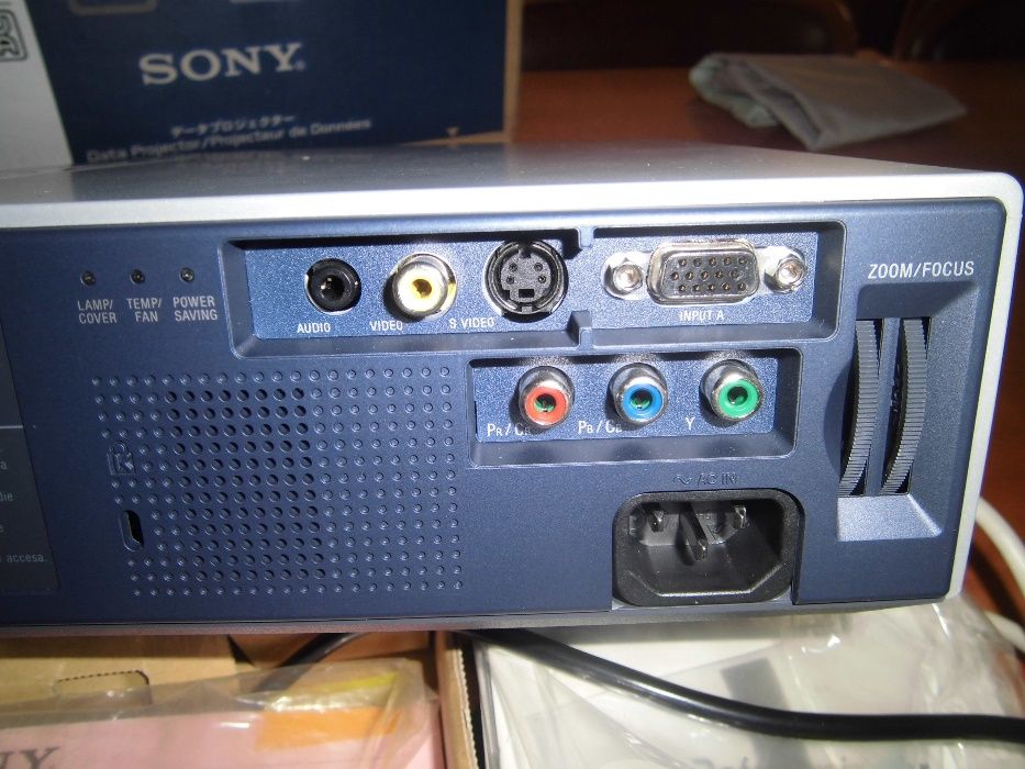 Projector de vídeo SONY VPL ES2