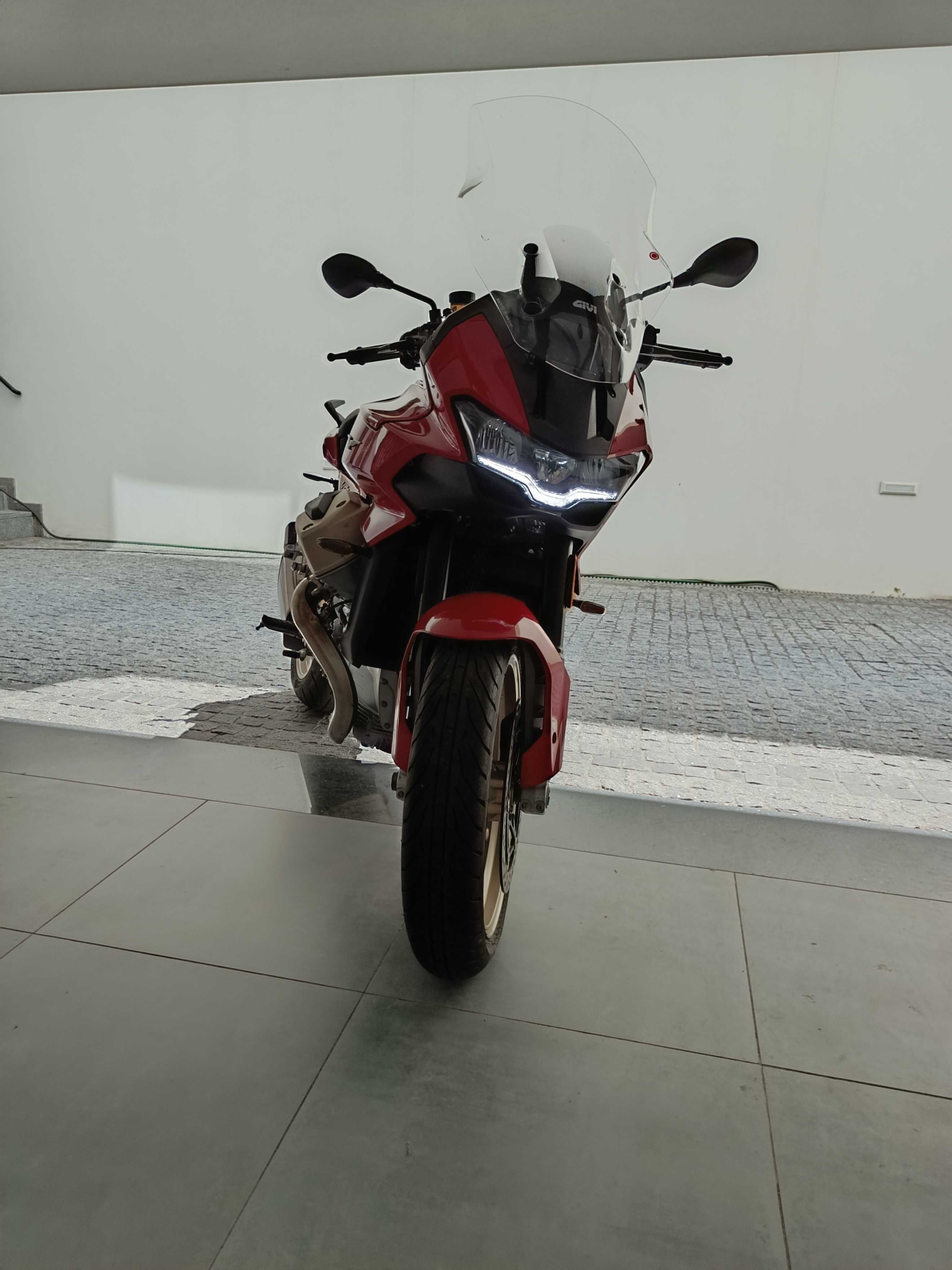 Moto Guzzi V100 Mandello