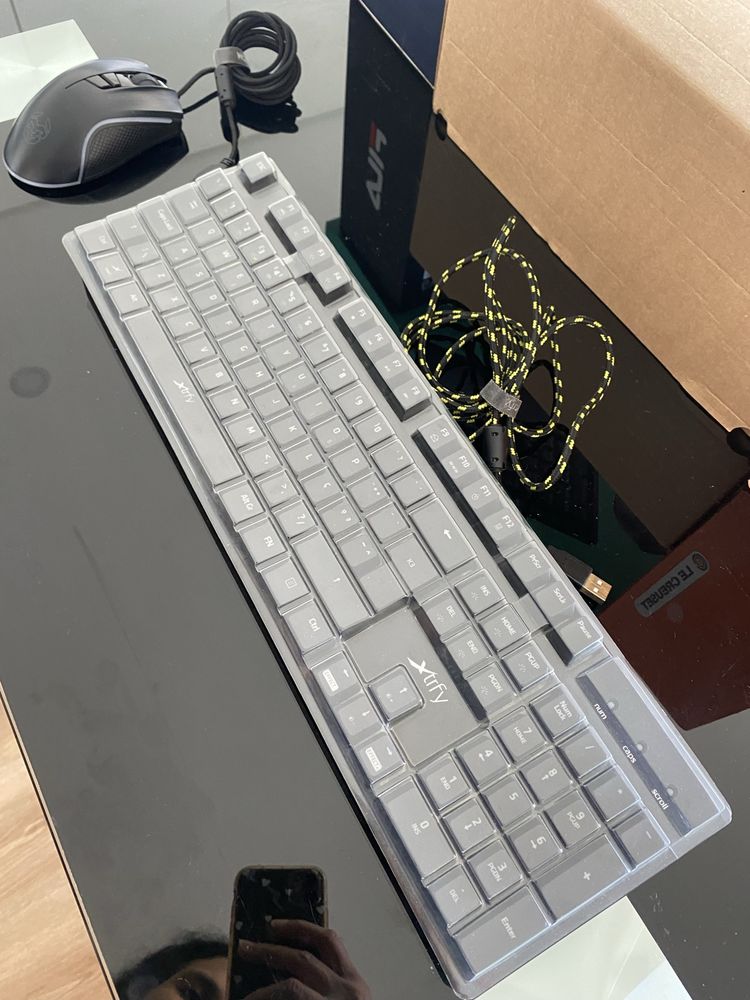 Teclado Mecânico XTRFY + KROM Rato RGB Lighting