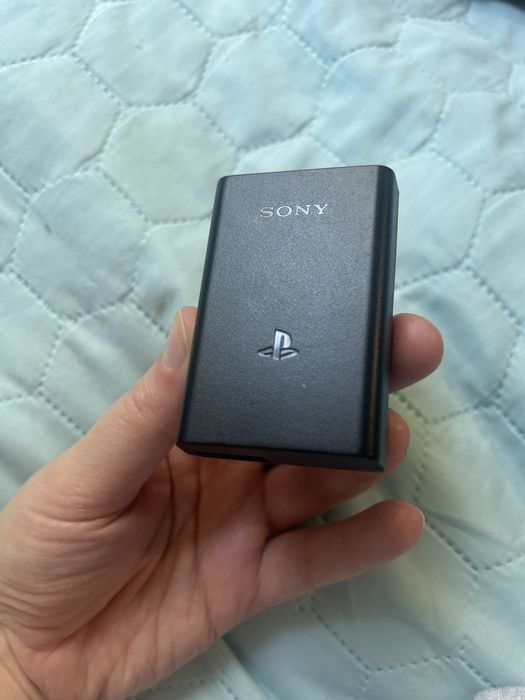 Оригинальная зарядка на ps vita