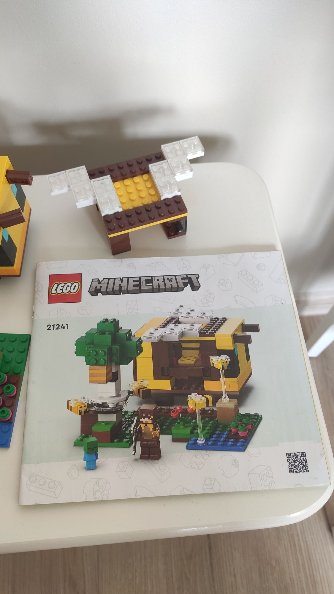 Klocki LEGO Minecraft 21241 Pszczeli ul kompletne