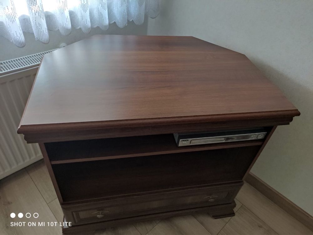Szafka RTV z szufladą i półką