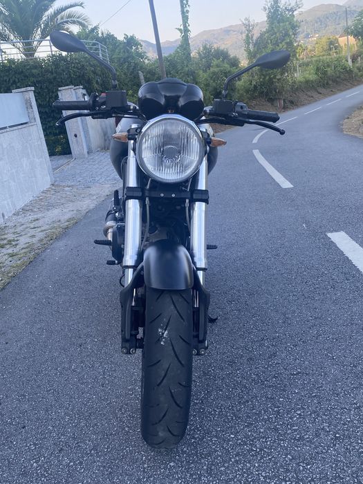 Ducati Monster 695