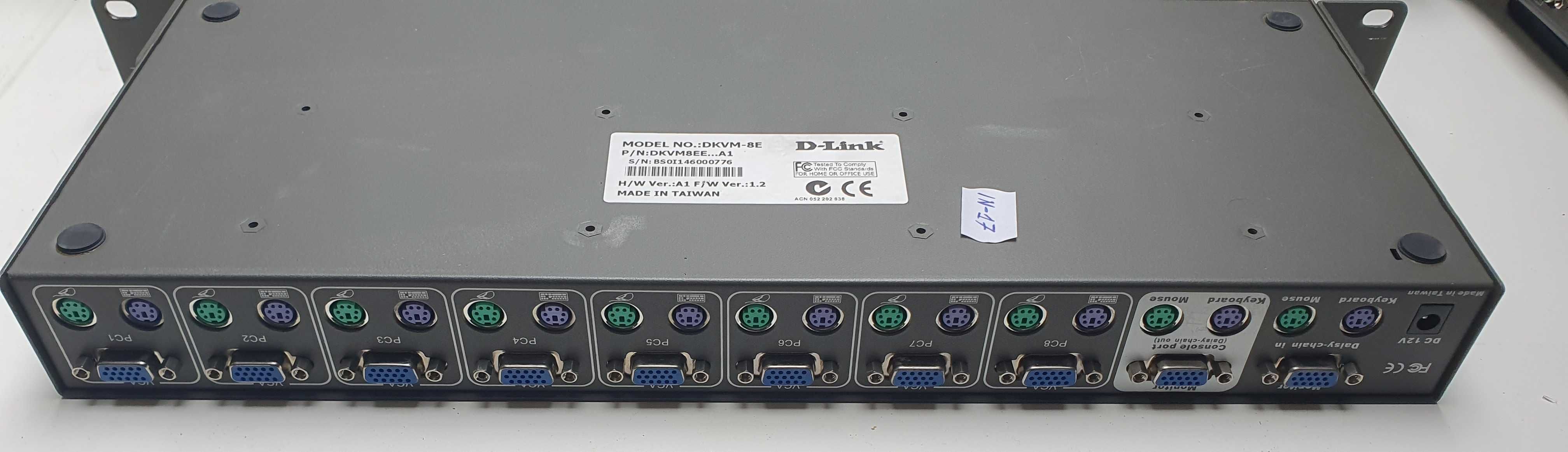 D-Link 8-portowy przełącznik KVM DKVM-8E - poleasingowy - #IN-17