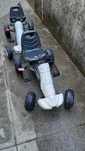 Carro tipo kart a pedais