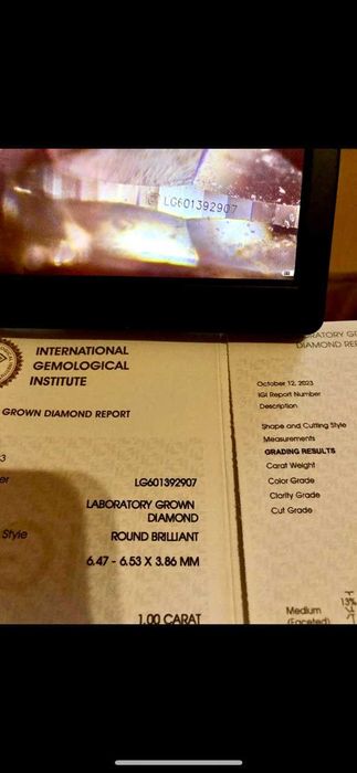 Белое золото 585 с бриллиантом 1.0 карат