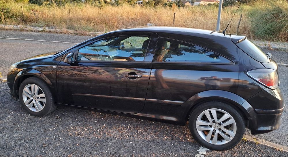 Opel Astra 1.9 GTC 5 lugares