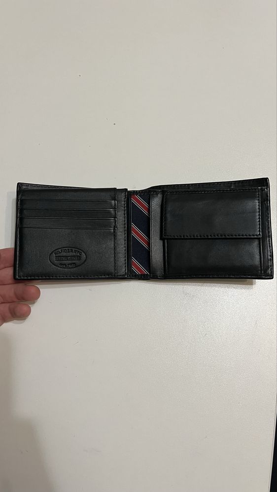 tommy hilfiger гаманець