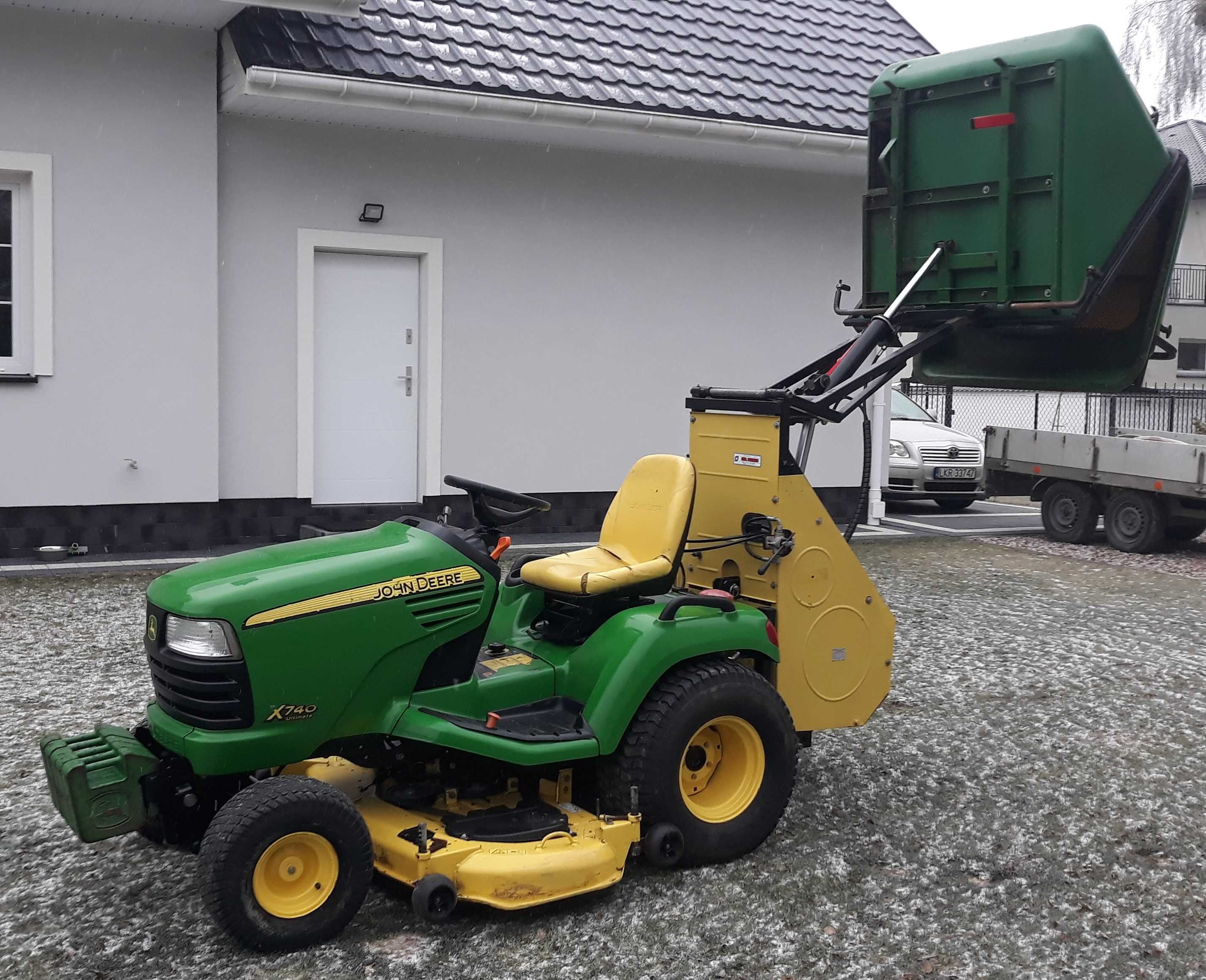 Kosiarka traktorek John Deere X740, 23KM