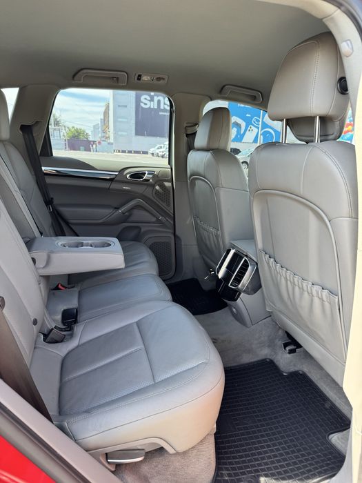 Porsche Cayenne 3,0 дизель 2013 року