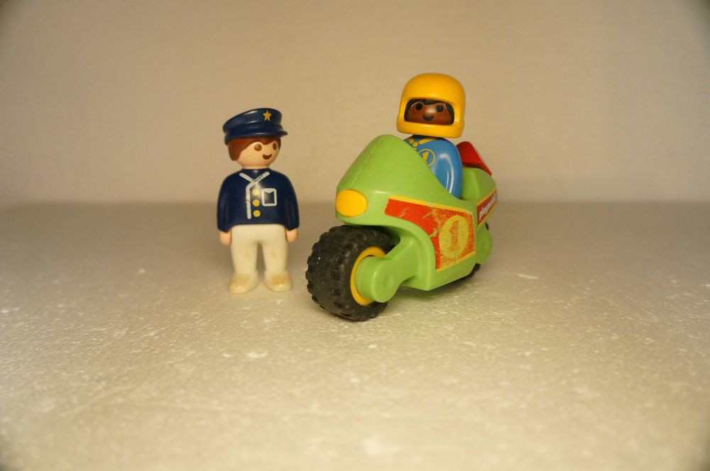 Playmobil 907 123 Motor policjant motocyklista Playmobile