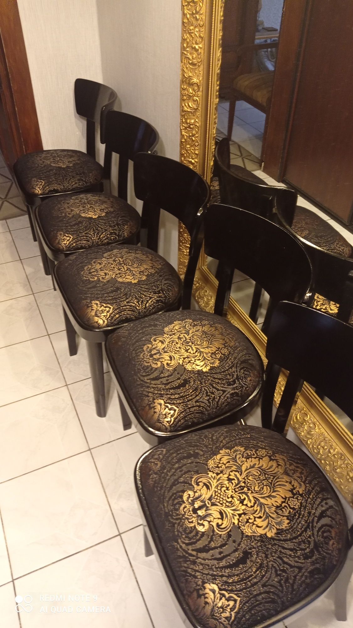Stół + 5 krzeseł Thonet po renowacji.