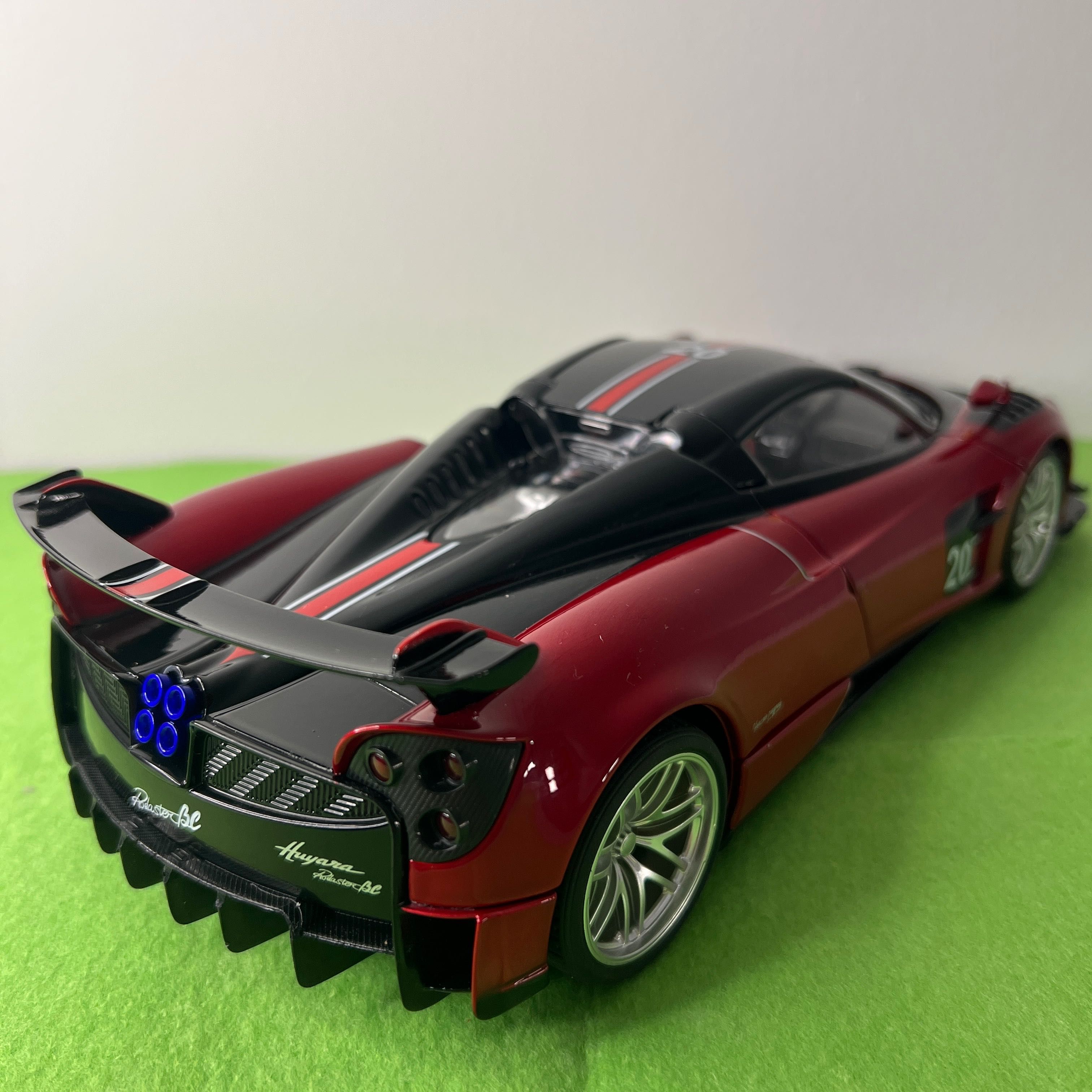 Pagani Huayra Roadster BC QY Toys 1:18 Diecast Miniatura Supercarro