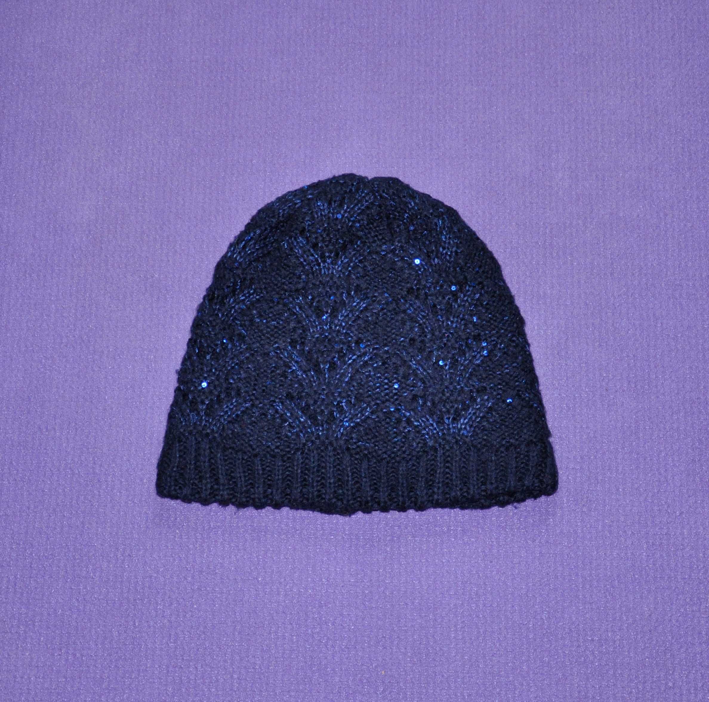 Granatowa czapka zimowa