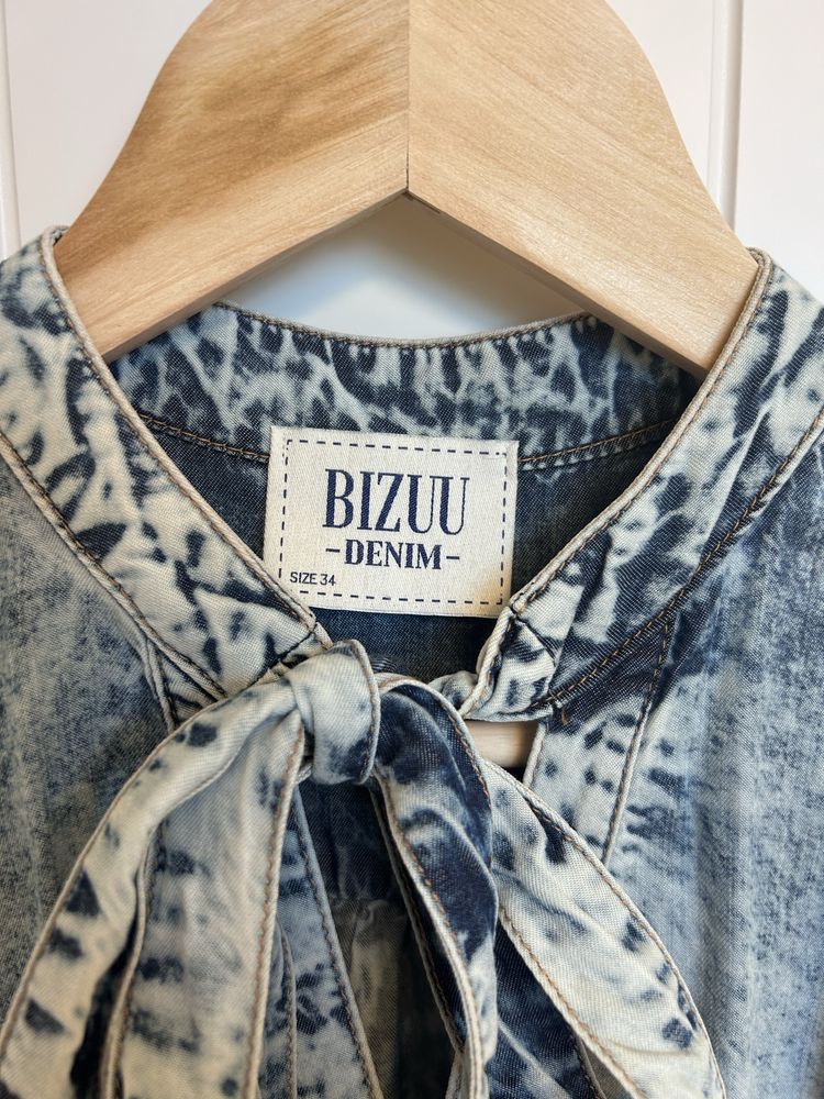 Sukienka jeansowa Bizuu 34