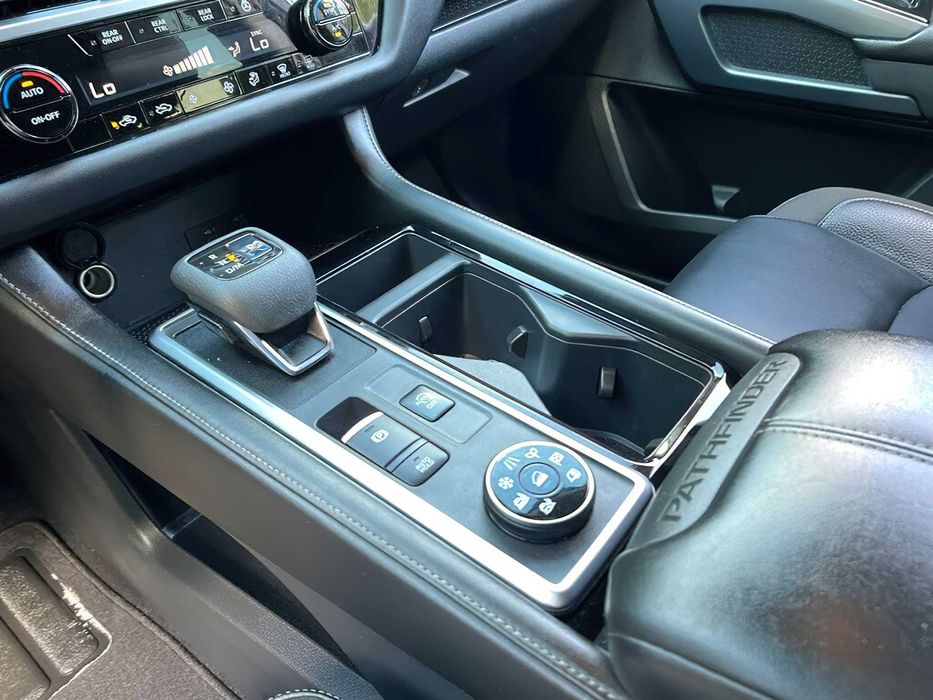 Nissan Pathfinder      2022