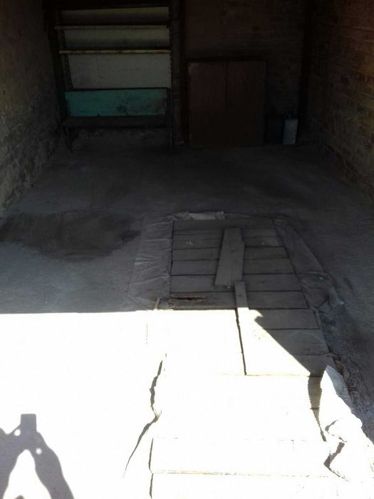 Продається гараж у хорошому стані.