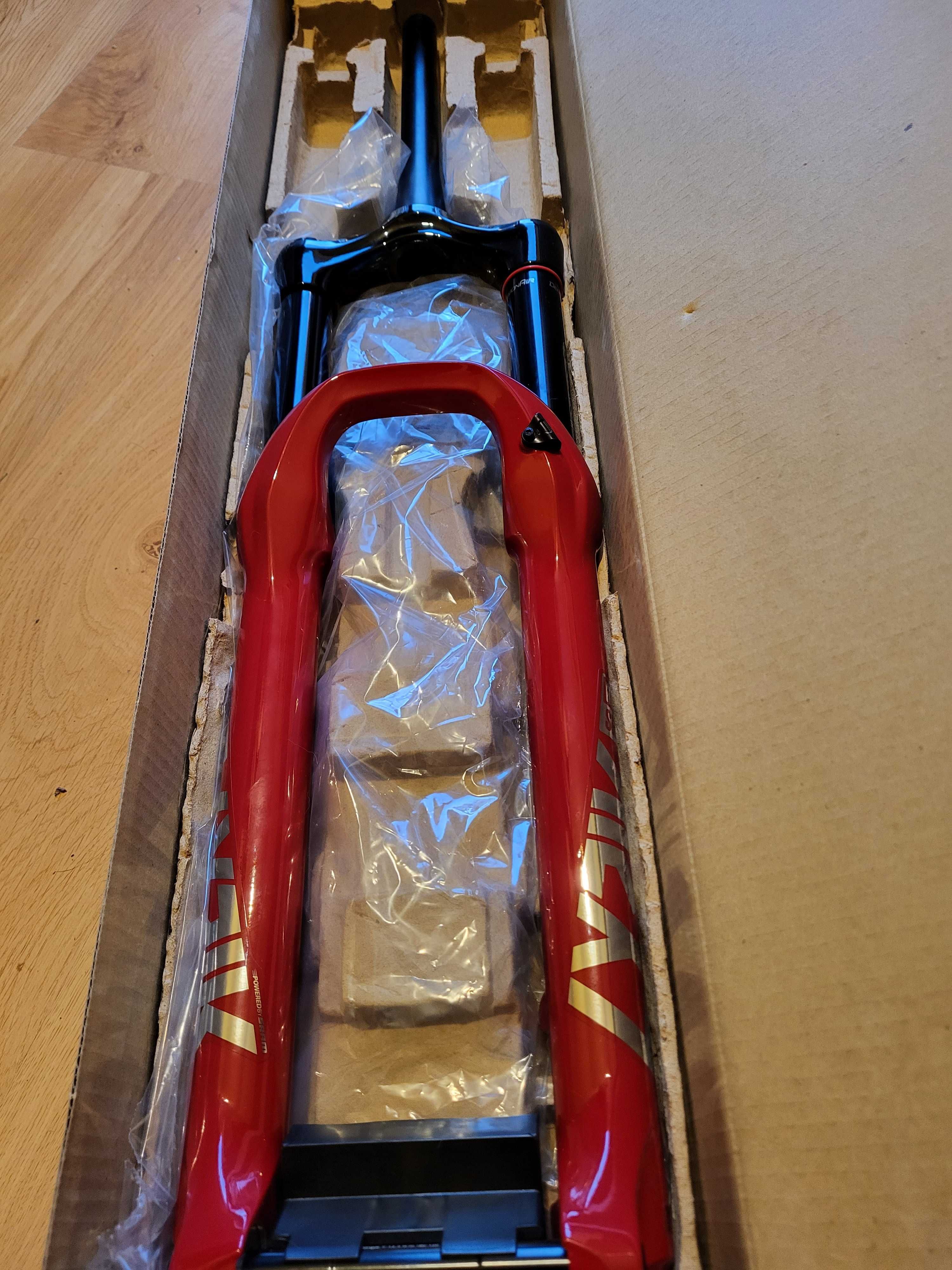 rock shox lyrik ultimate 29 180mm (fox36 zeeb fox 38)