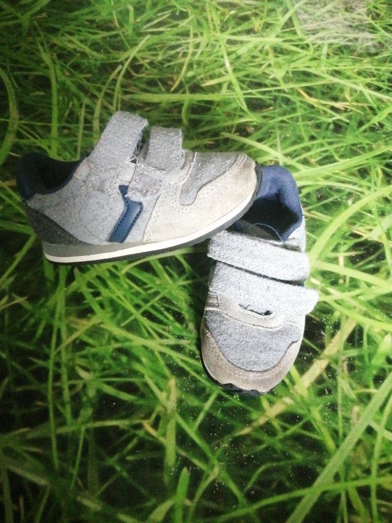 Adidasy dla chłopca r. 24
