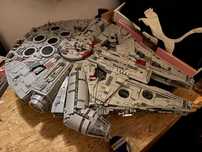Lego Sokół Falcon Millenium 75192 + Stojak