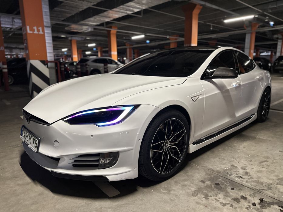 Tesla model S p85d perfomence