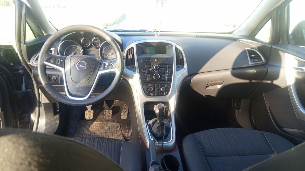 Astra j kombi 2010 rok 1.7 CDTI