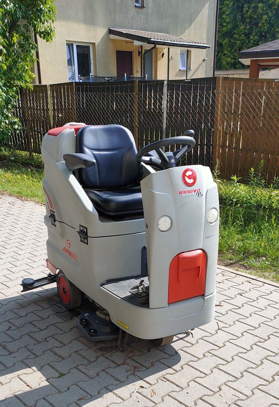 Szorowarka Comac Innova 75. 2019r Nowe baterie
