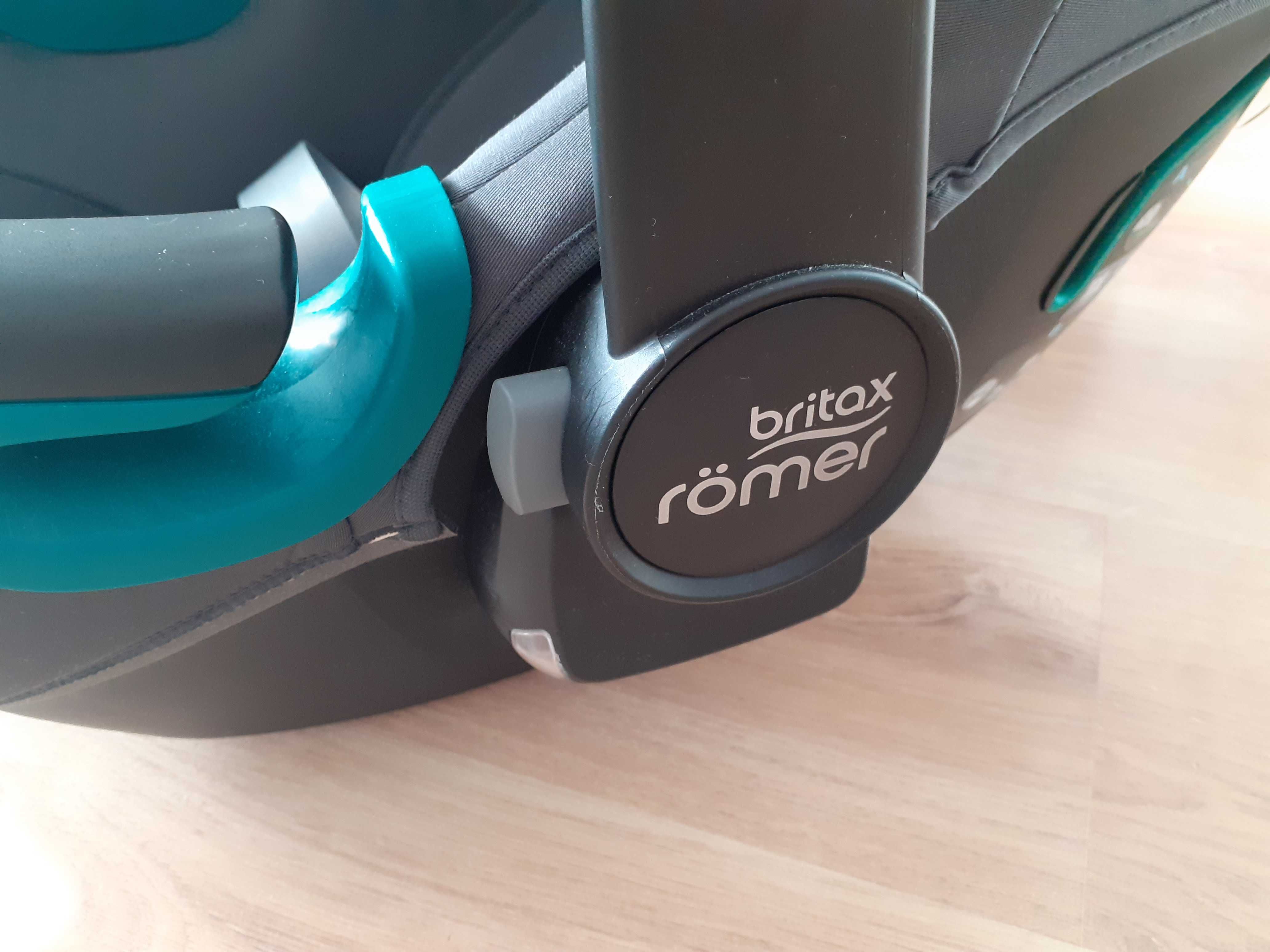 Fotelik Britax Römer Baby-Safe 3 i-Size ( Led) + baza Isofix