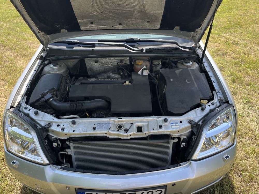 Opel Signum 2.2 benzyna