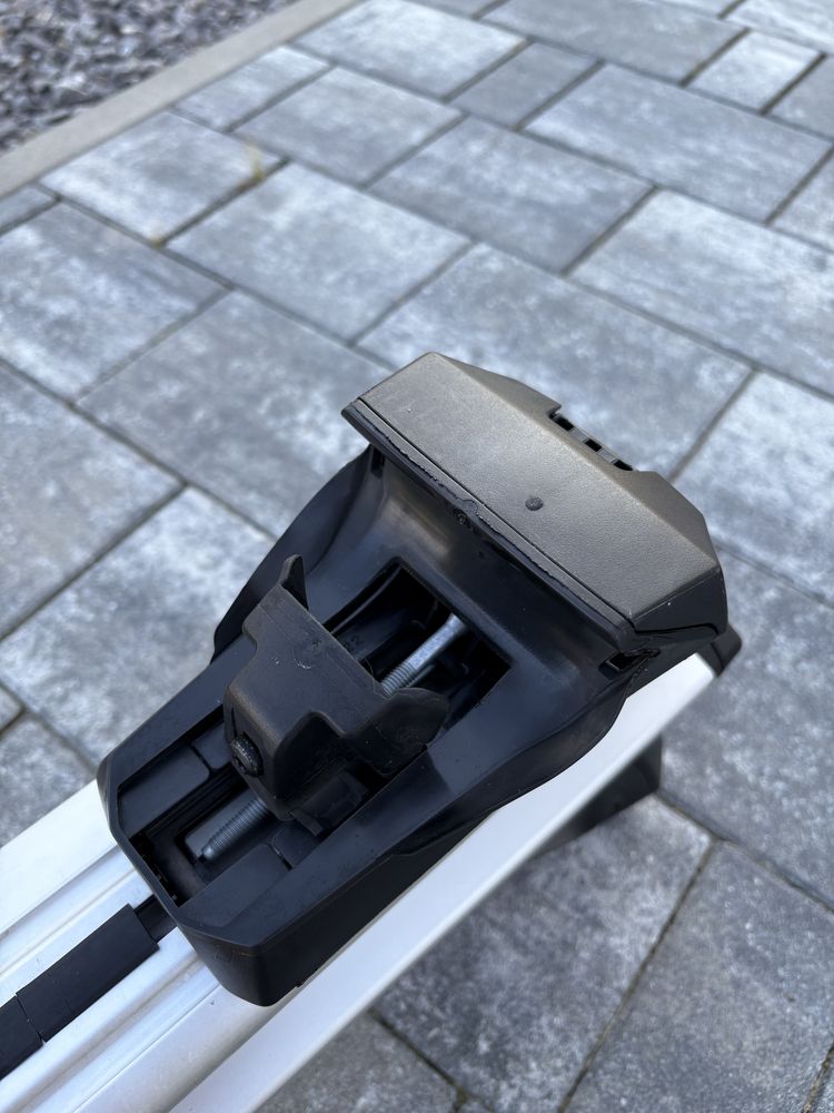 Belki THULE Wingbar 969100 (127 cm) + Thule Raised Rail Evo 710410