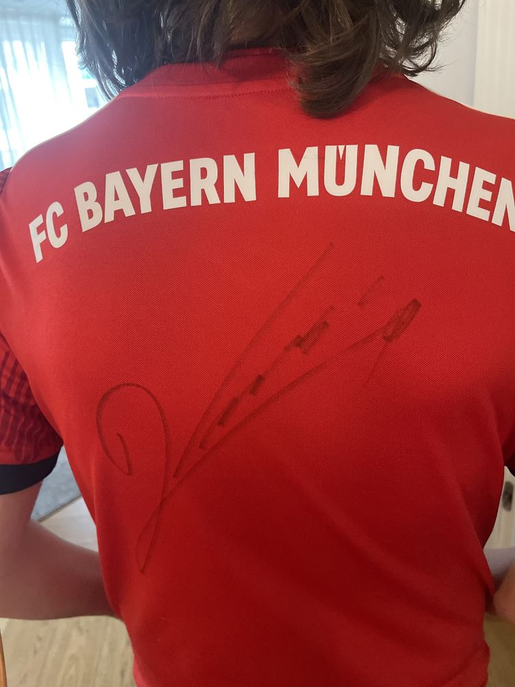 Koszulka z podpisem Lewandowskiego, Super stan.