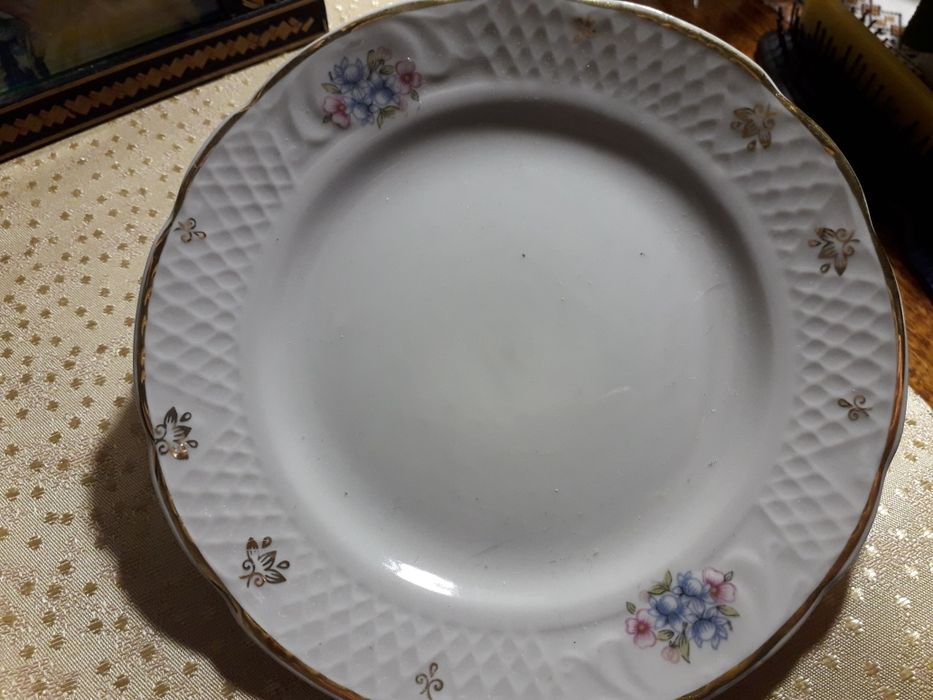 Тарілки десертні