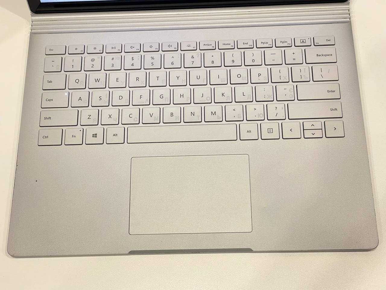Microsoft Surface Book 2 i7-8650U RAM 8GB SSD 256GB GeForce GTX 1050