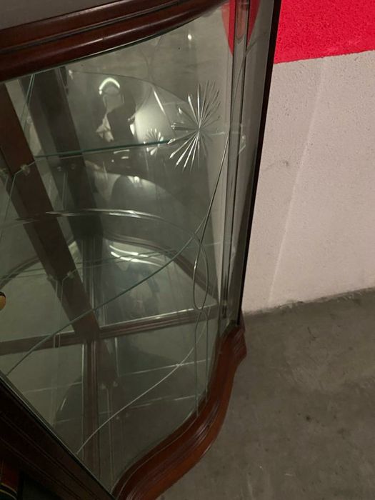 Móvel de canto (madeira e vidro)