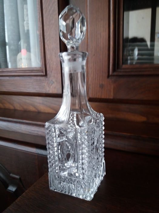 Garrafa rara de coleção muito bonita com relevos vintage cristal