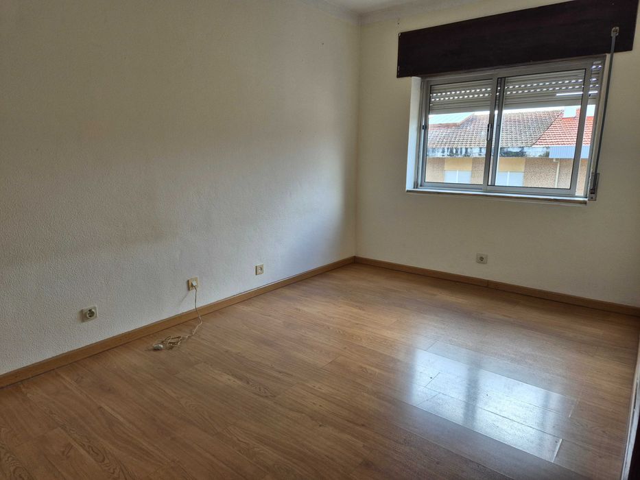 Arrenda se Apartamento T2