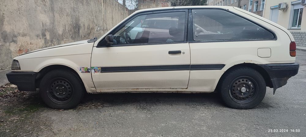 Ford laser (форд лазер)