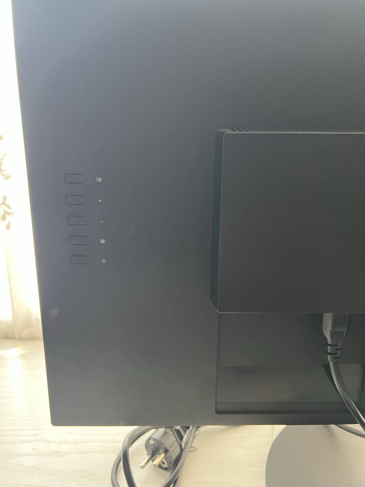 Игровой монитор MSI MP271 идеальное состояние